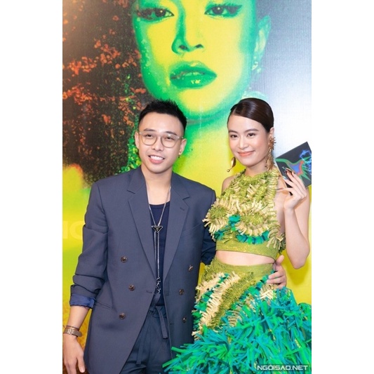 Hoàng Thuỳ Linh Album Anh Chu Ky Signed Limited