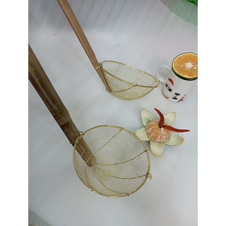 Vợt trụng mì, hủ tiếu, vớt xương trần bún size 16 cm bằng thau vàng sáng bóng không gỉ sét