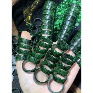 Nhẫn tròn đá ngọc sơn thủy bản to mỏng