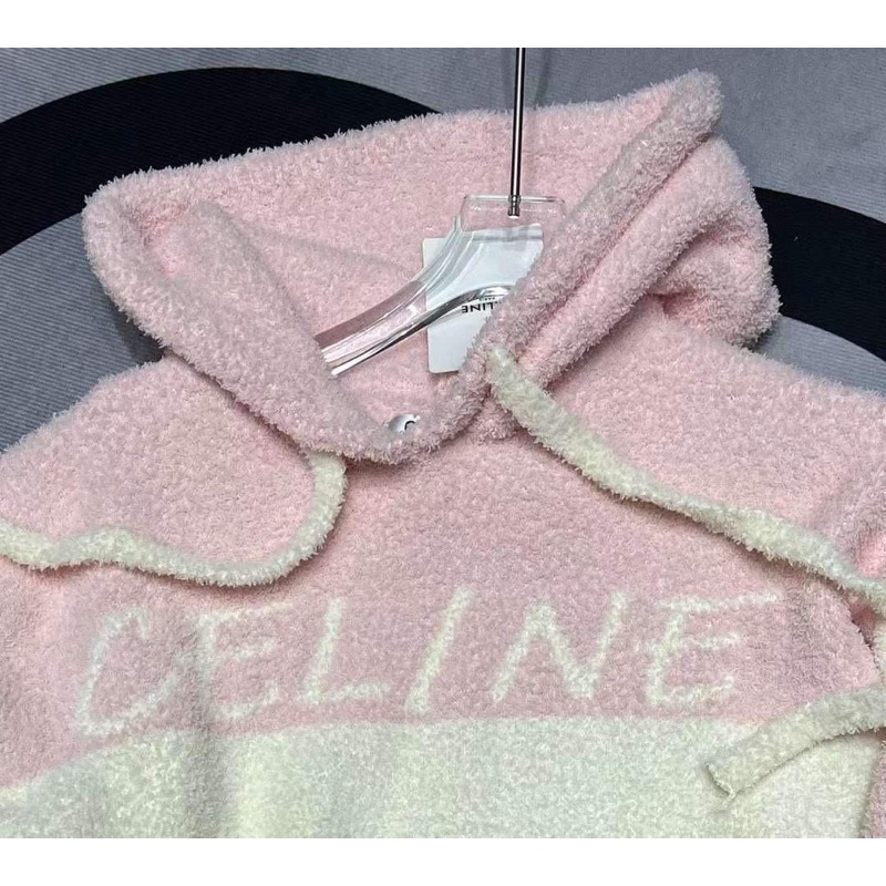 Váy len kẻ hồng