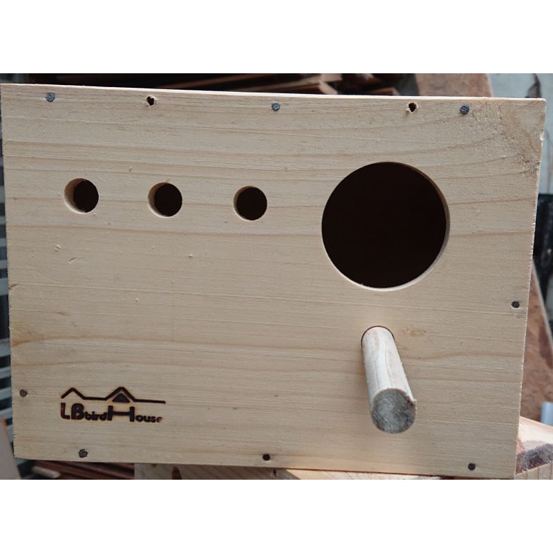 Tổ đẻ cho yến phụng có khay treo trái