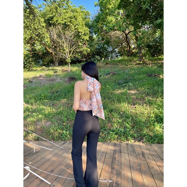 Beachclub-Áo tơ hoa cột cổ