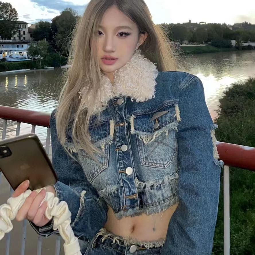 Bộ Áo Khoác Denim Dáng Ngắn Phối Lông Thú + Quần Jean Ngắn Thời Trang 2022