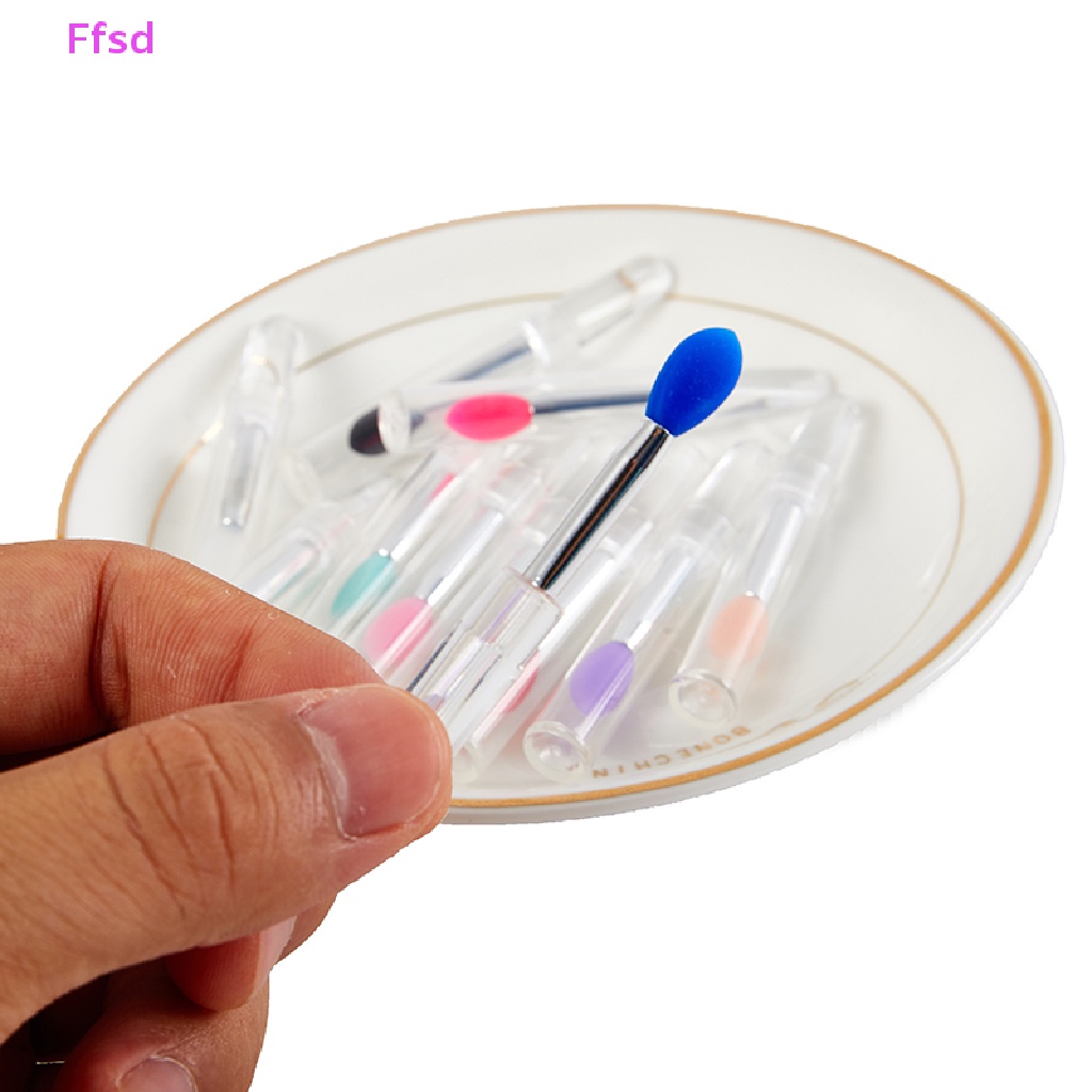 1 Cọ Tô Son Môi Chất Liệu Silicone Tiện Dụng