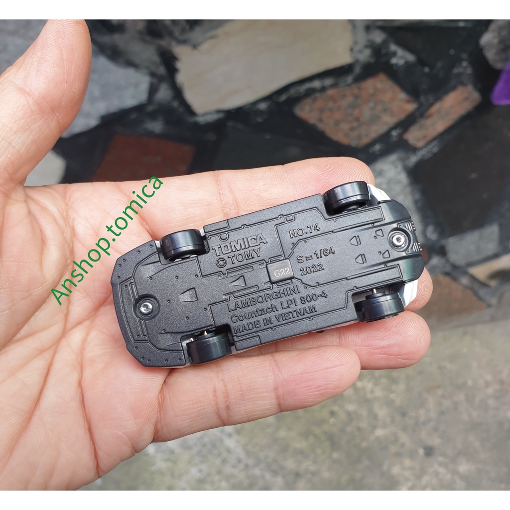 Mô hình xe Lambor màu trắng tomica Nhật Bản No74