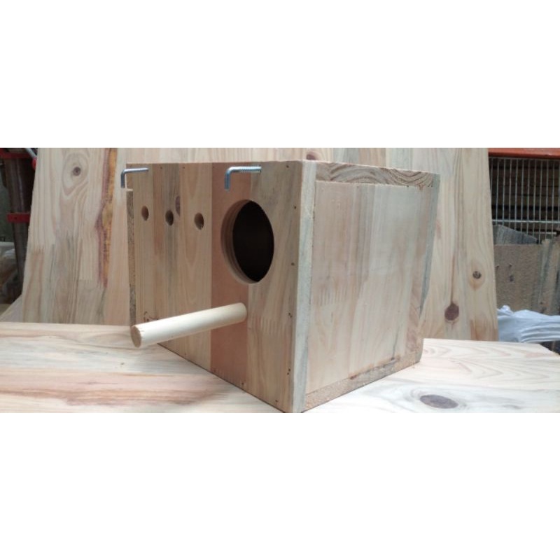 Tổ sinh sản cho lovebird gỗ thông ghép không khay rút treo trái