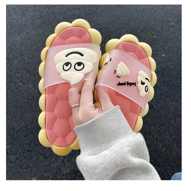 Dép Đi Trong Nhà Đế Dày Mùa Hè Mẫu Mới Phong Cách Đám Mây Stepping on Shit Cho Cặp Đôi Mang Trong Nhà Và Ngoài Trời