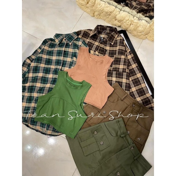 Set 3 món áo 3 lỗ croptop phối cùng sơ mi caro và chân váy