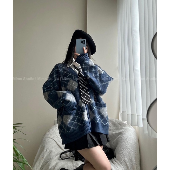 Cardigan hoạ tiết hình thoi phối túi