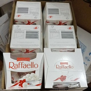 Combo Thùng 6 hộp socola dừa Rafaello đức 150g date 1/25