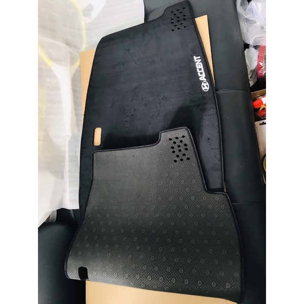 Thảm taplo Huyndai Accent 2019-2022