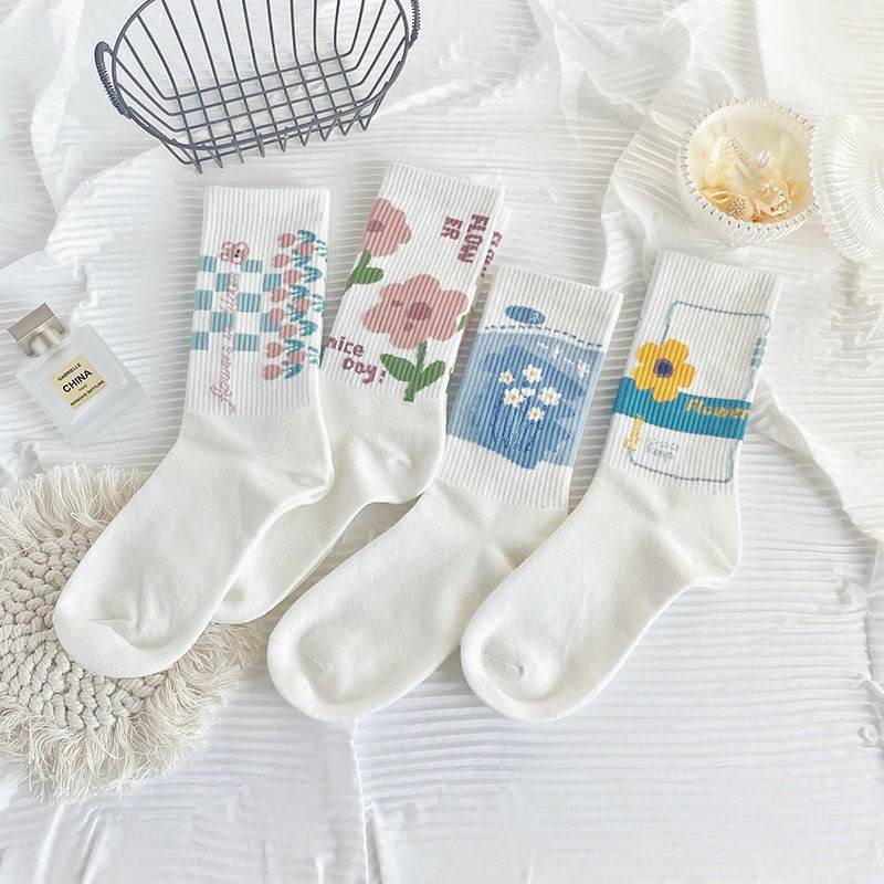 Tất Vớ Nữ Cổ Cao Loại Dày Cotton Mịn Họa Tiết Cỏ Hoa Mùa Xuân Nổi Bật - D2R08