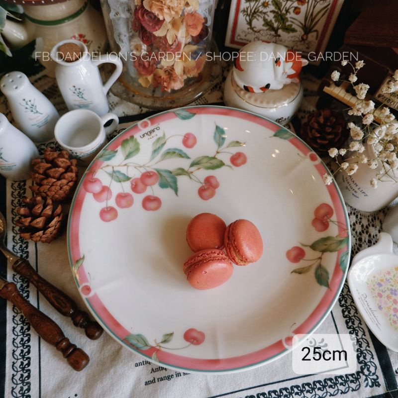 Dĩa viền hồng vẽ quả cherry