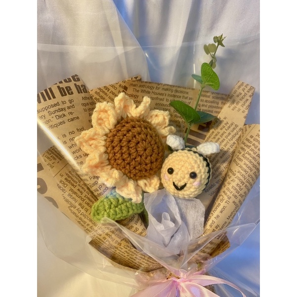 Bó hoa hướng dương mix ong cute