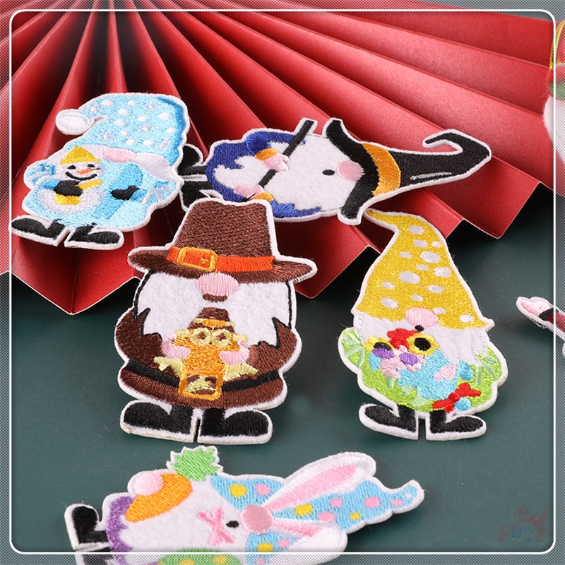 ☸ Sticker Ủi Thêu Hình Nhà Ảo Thuật ☸ 1 Huy Hiệu Gài Áo Hình Ông Già Noel