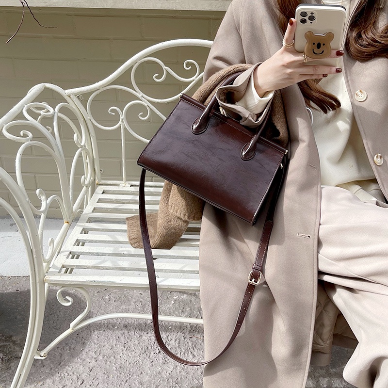 Túi Đeo Chéo Bằng Da Bóng Màu Trơn Phong Cách Hàn Quốc Cổ Điển Thời Trang Cho Nữ