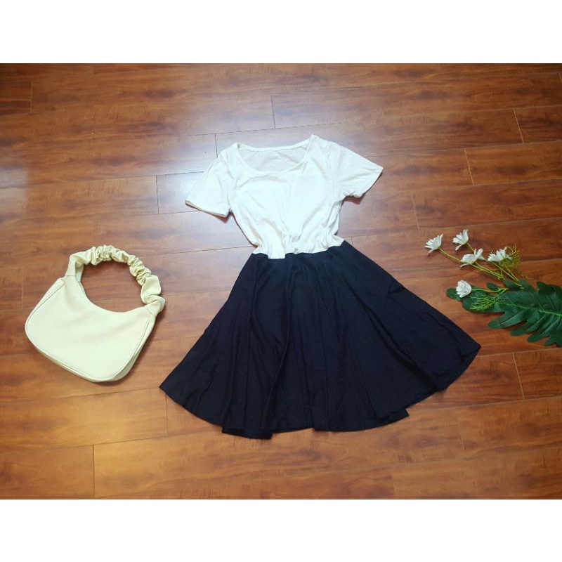 ĐẦM XOÈ PHỐI MÀU