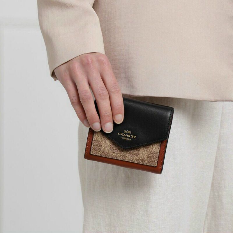 VÍ COACH NẮP NHỌN SIÊU CƯNG