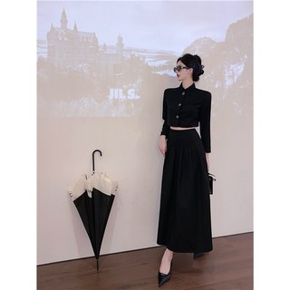 Set áo blazer dài tay + chân váy xếp ly