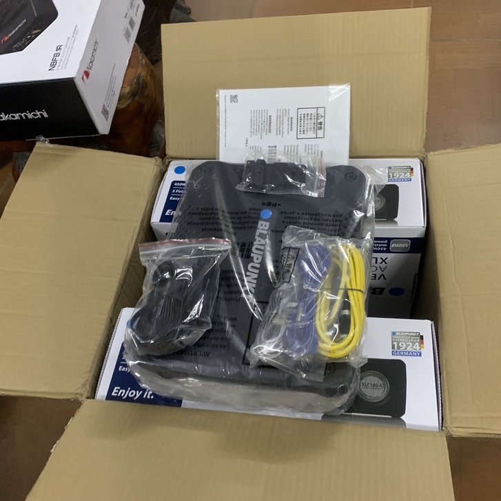 Loa Sub Gầm Ghế Ô Tô, Xe Hơi Blaupunkt 180A - Loa Siêu Trầm - Car Spa