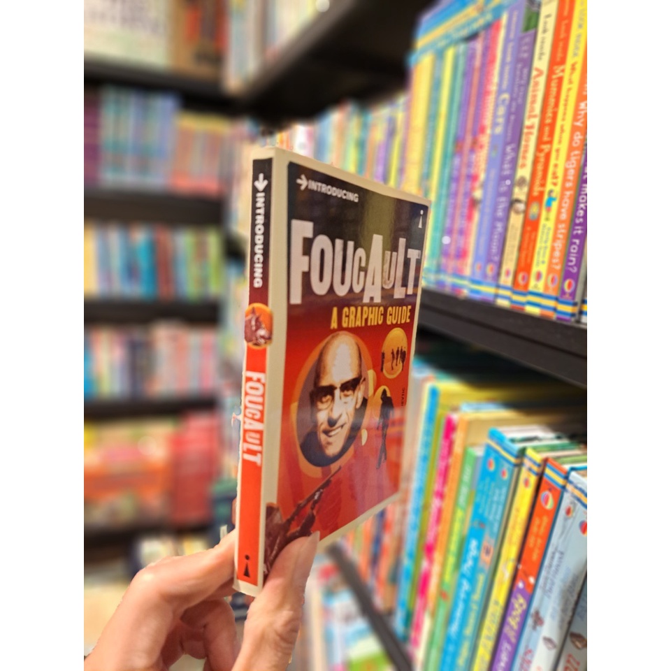 Sách - Introducing Foucault a Graphic Guide | BigBuy360 - bigbuy360.vn
