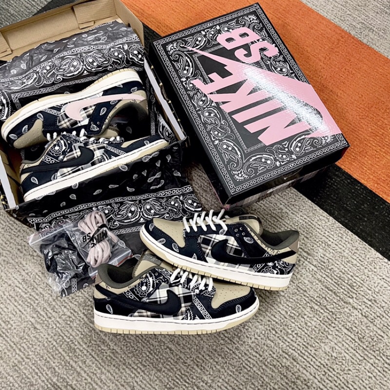 Giày SB low Travis Scott