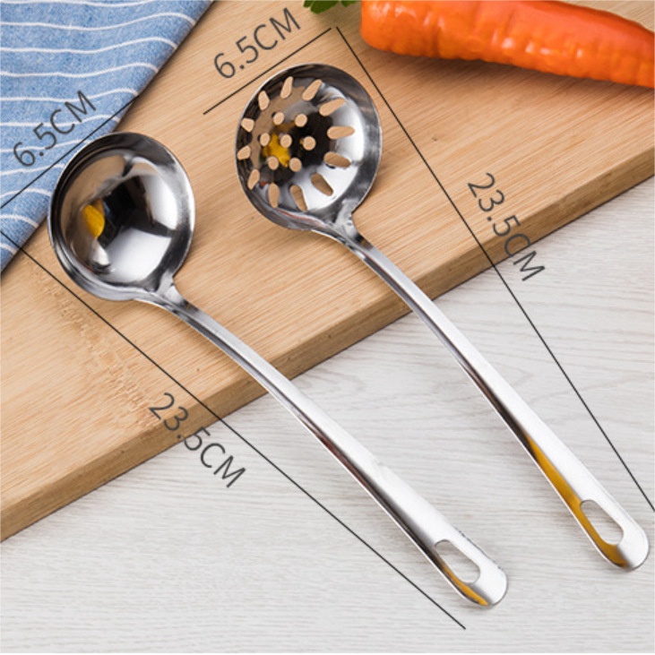 Vá múc canh chất liệu Inox dày dặn kích thước 23.5cm*6.5cm