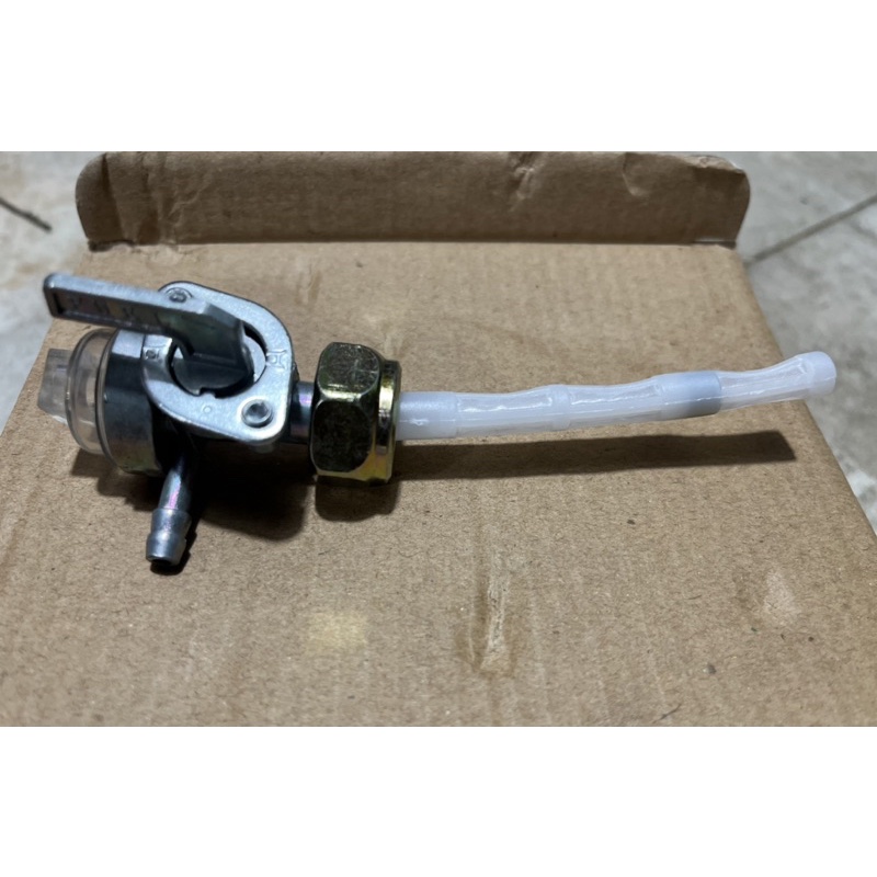 Khoá xăng xe ba gác