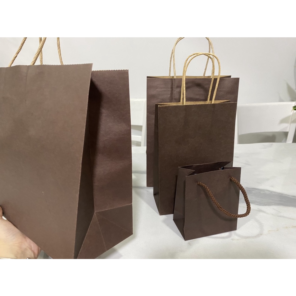 01 TÚI  KRAFT NÂU ĐẬM 32X24X11CM - HỎA TỐC