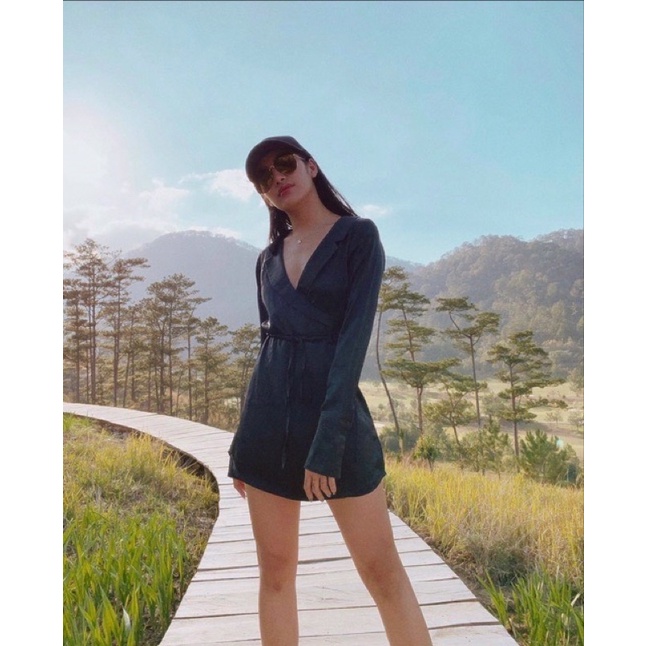 Đầm lụa Naomi Silk Dress của KISSERINE