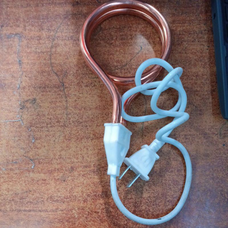 Sục điện đun nước nóng cho công nhân .sinh viên...