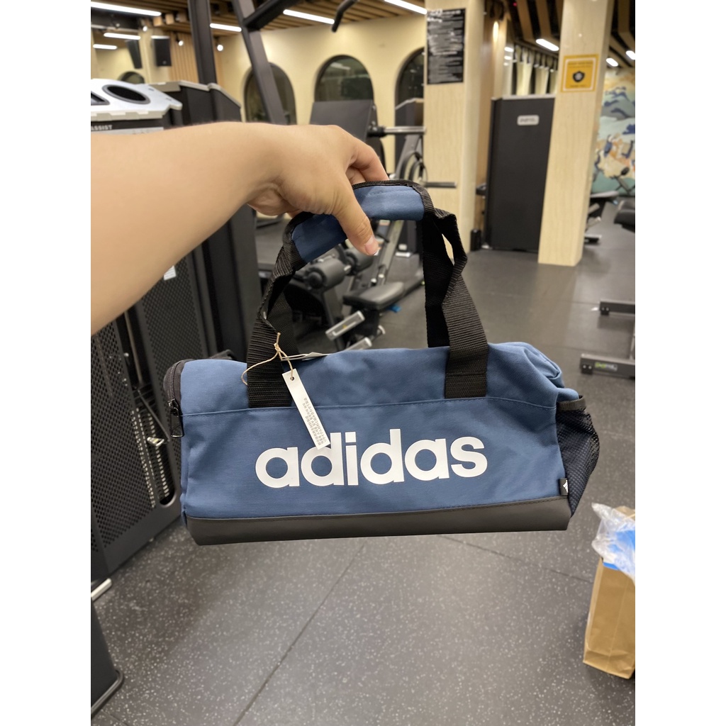 TÚI DUFFEL LOGO ESSENTIALS SIÊU NHỎ - GV0951