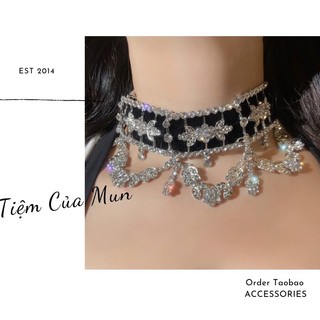 Đầm body khoét eo cá tính