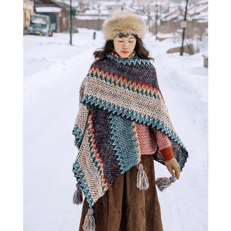 Áo choàng boho thổ cẩm mùa thu đông cho nữ khăn len quàng cổ tua rua không tay - Mã AC0202 The Collar Box