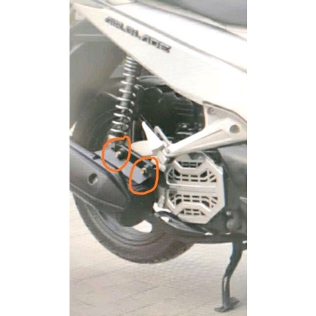 Ốc treo pô dưới và trên xe Airblade xịn