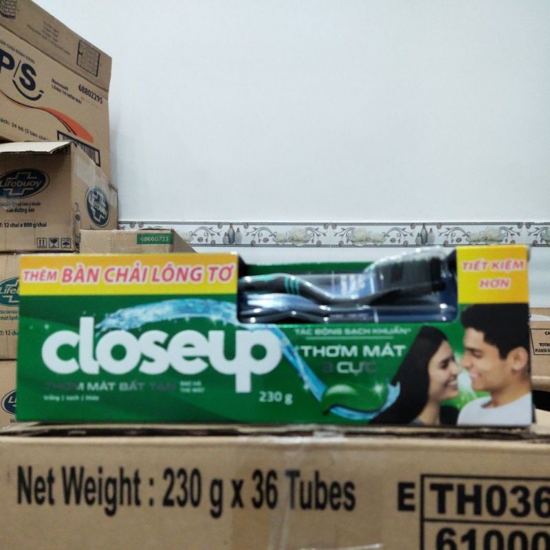 Kem đánh răng closeup bạc hà