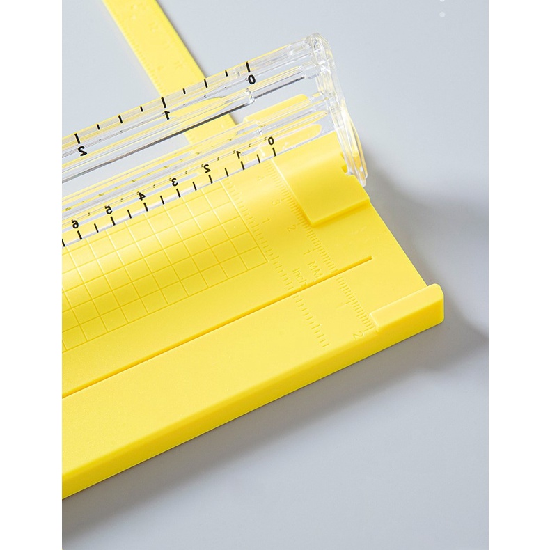 Bàn cắt giấy A4,a5 học sinh dễ thương