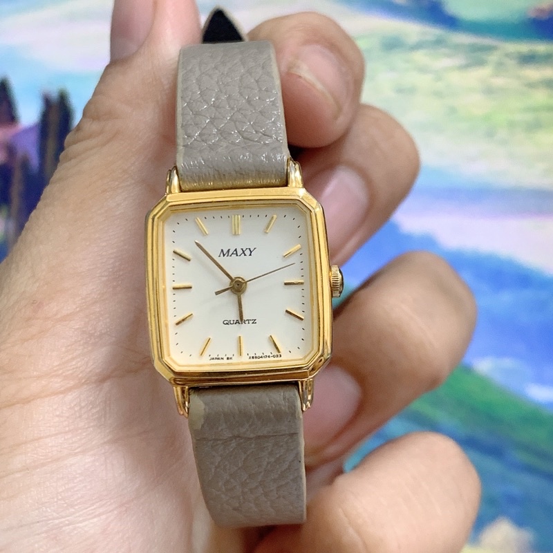 Đồng hồ si nữ hiệu Maxy, máy Nhật, dáng tank dây da