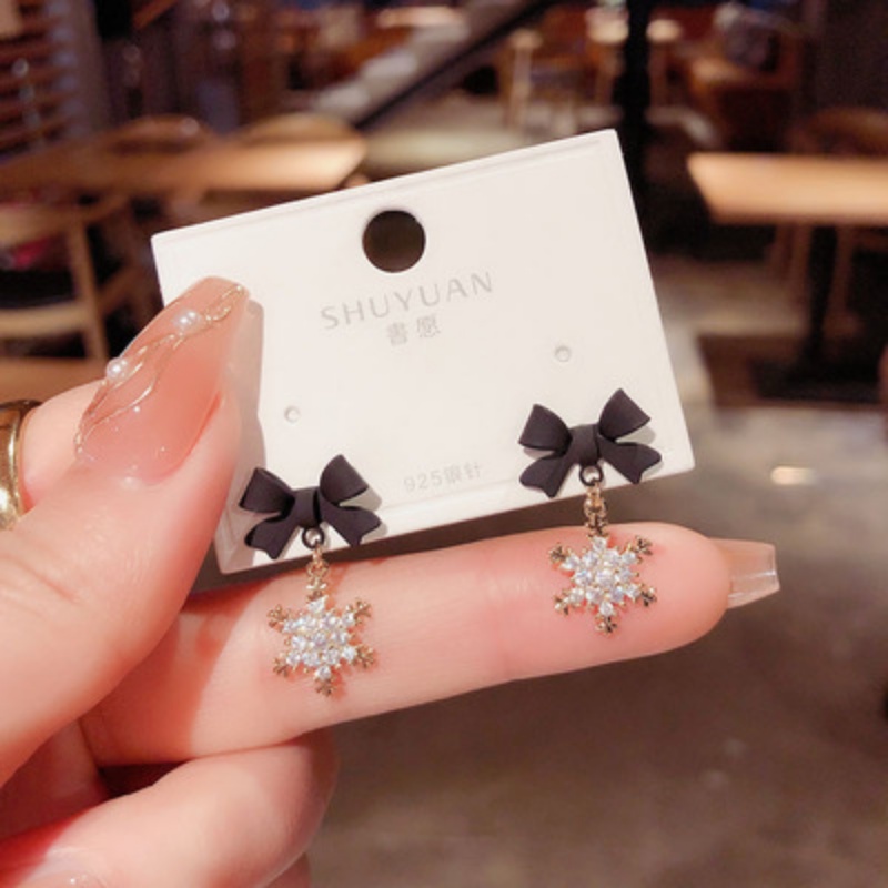 Khuyên Tai Nữ Hình Bông Tuyết / Nơ Đính Đá Zircon