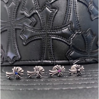 Bông tai chromehearts