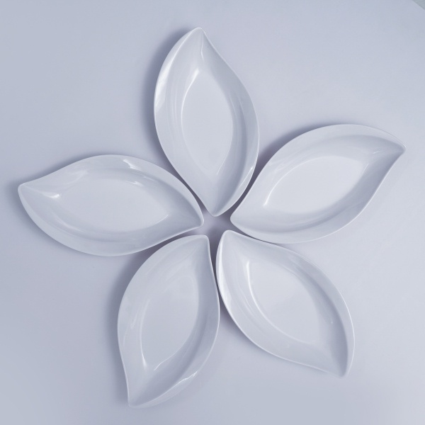 Dĩa hình lá dài nhựa Melamine nhiều màu