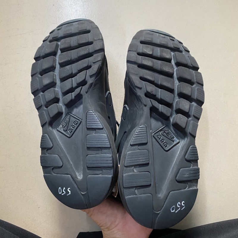 Giày chính hãng đã qua sử dụng