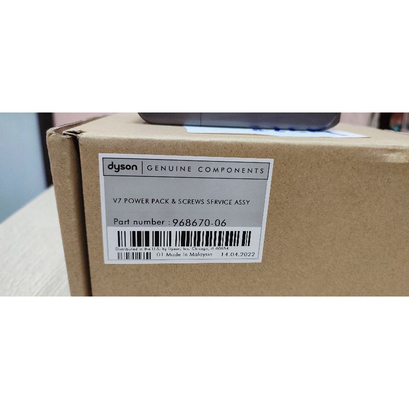 Chính hãng. Pin Dyson V7 hàng chính hãng, nhập US mới Nguyên hộp.