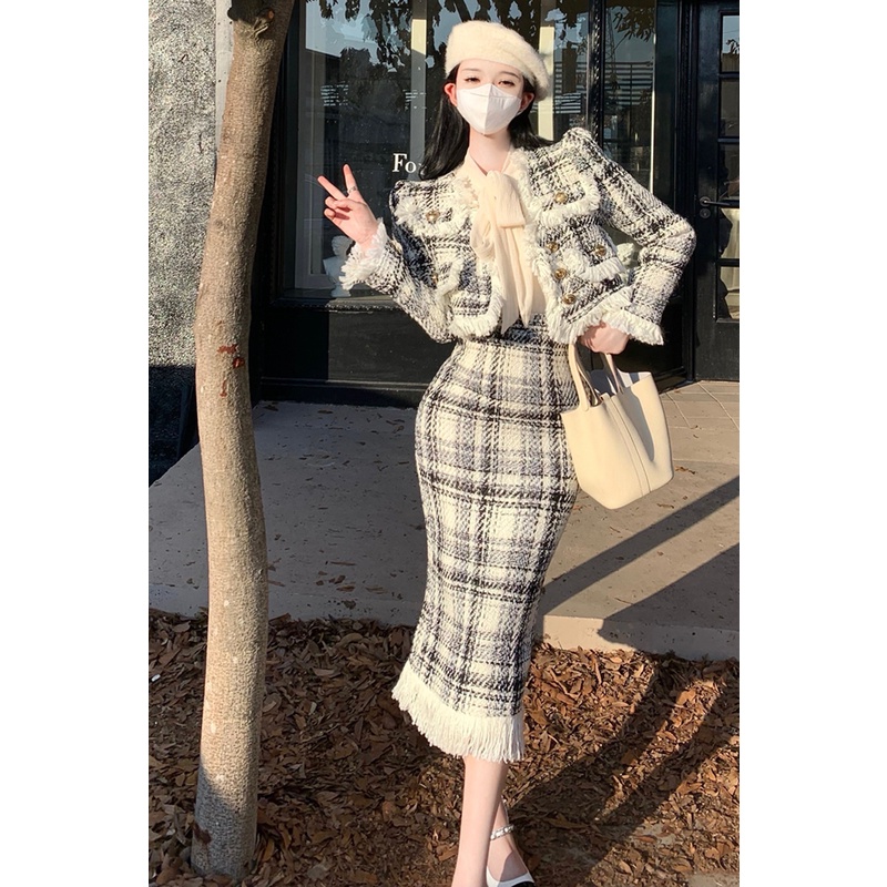 Set Áo Khoác Caro Và Chân Váy Tua Rua Thời Trang Thu Đông Cho Nữ