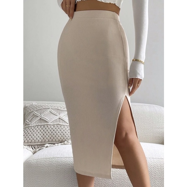 Chân váy bút chì xẻ hông,thun gân mịn đẹp.🖤