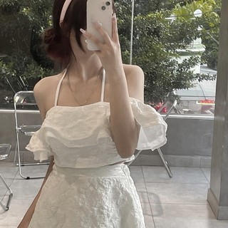 set váy rời trễ vai dây cổ yếm trắng