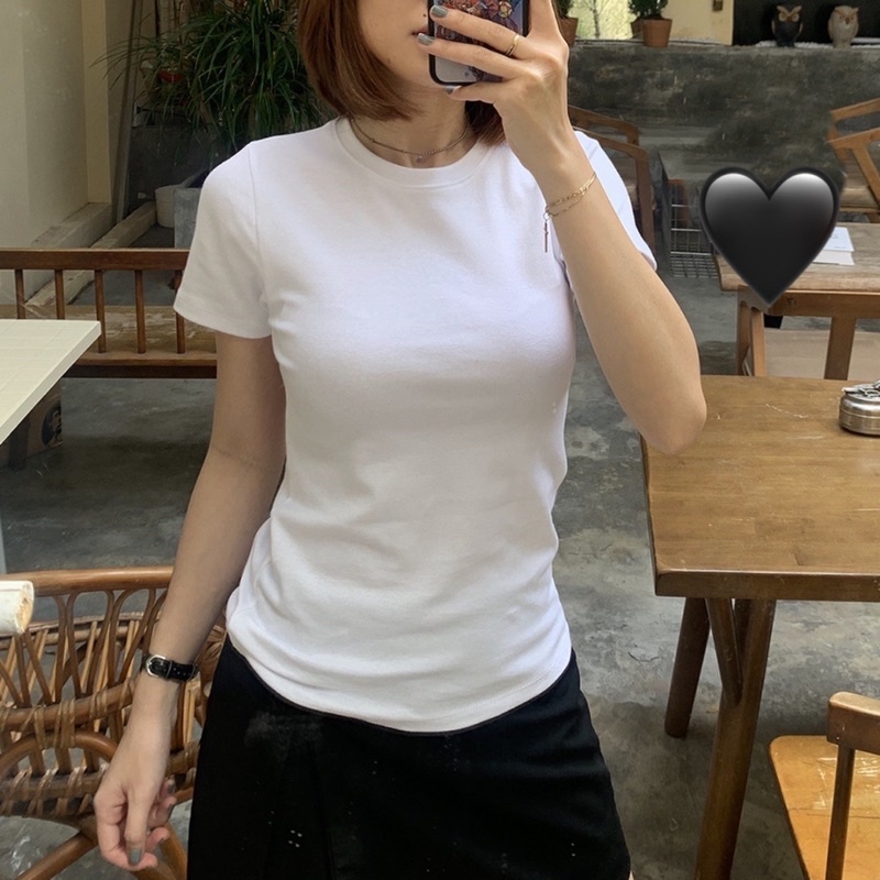 Áo thun tay ngắn ôm body, có thể vén áo làm áo croptop