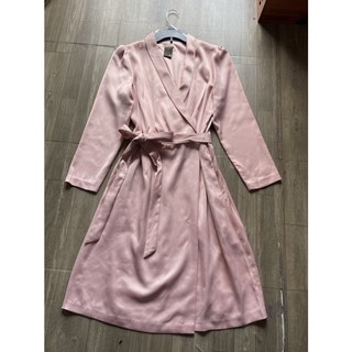 Đầm lụa Tay.lor (màu hồng + kem)