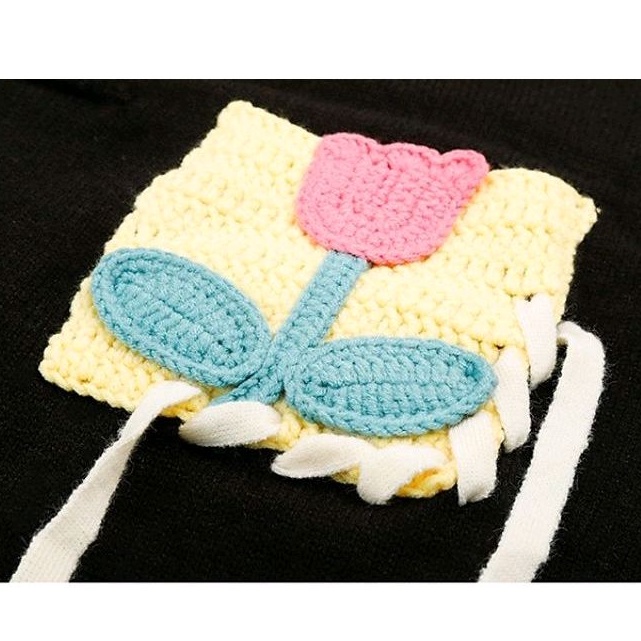 Áo len polo đính cúc đan hình hoa tulip. Áo len dáng rộng