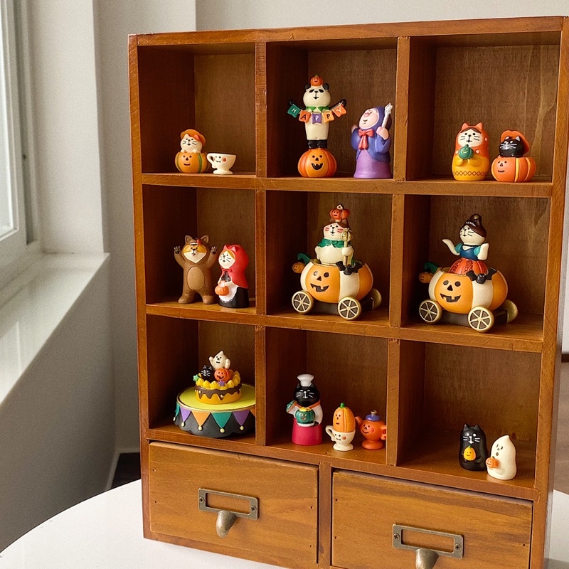 Mô hình mèo chủ đề Halloween 2022